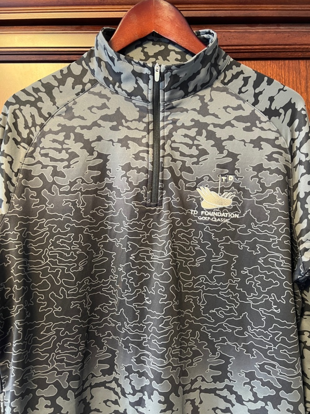 Brand New Peter Millar Crown Sport Stretch Gray Black Camo Quarter-Zip Pullover!